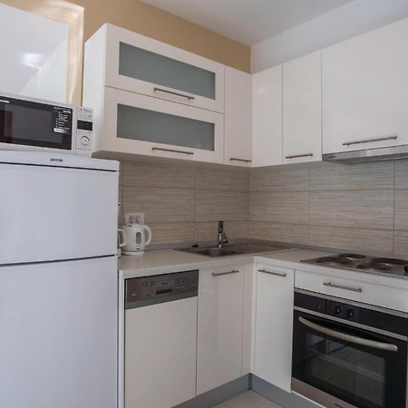 1 Bedroom Lovely Apartment In Komarna Клек Екстер'єр фото